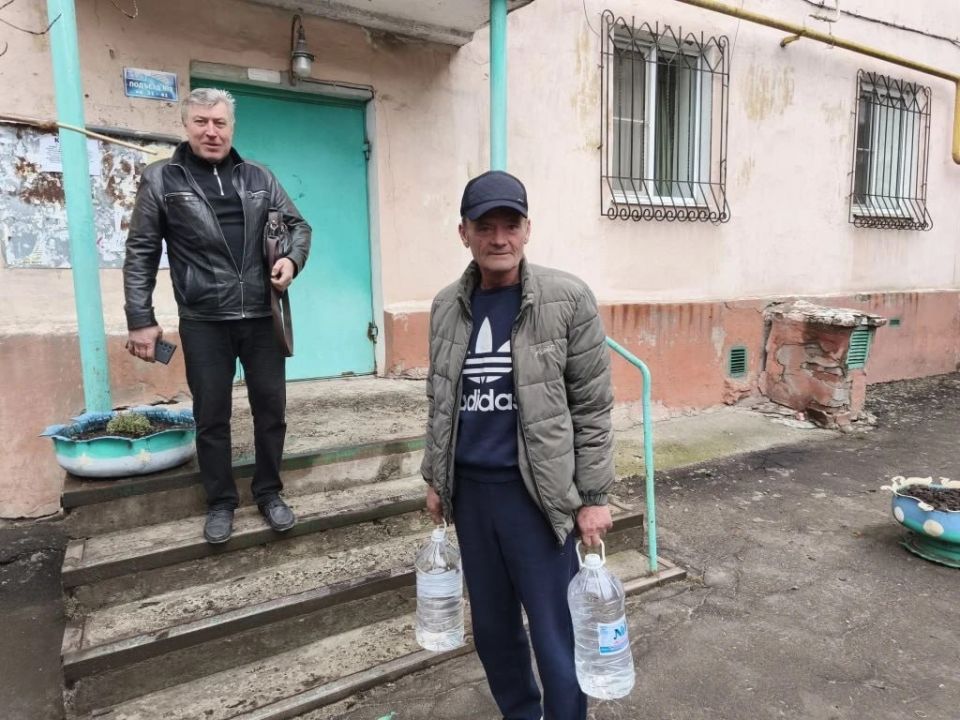 Роман Конев: 15 апреля 2026 года депутаты Горловского городского совета от «Единой России» — Светлана Евсеенко, Павел Калфакчиян, Александр Бобровский, Сергей Третьяков, Николай Гальченко, Андрей Костюк и Алексей Костин —... Роман Конев: 15 апреля 2026 года депутаты Горловского городского совета от «Единой России» — Светлана Евсеенко, Павел Калфакчиян, Александр Бобровский, Сергей Третьяков, Николай Гальченко, Андрей Костюк и Алексей Костин —...