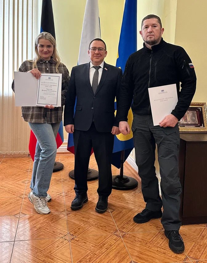 Андрей Крамар: Продолжаем нашей партийной командой трудиться плечом к плечу: объединяем усилия, каждый на своем уровне друг друга страхуем, дополняем, чтобы успевать еще больше, добиваться еще более скорых и качественных... Андрей Крамар: Продолжаем нашей партийной командой трудиться плечом к плечу: объединяем усилия, каждый на своем уровне друг друга страхуем, дополняем, чтобы успевать еще больше, добиваться еще более скорых и качественных...