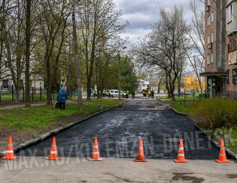 В Донецке стартовали работы по обновлению внутриквартальных дорог В Донецке стартовали работы по обновлению внутриквартальных дорог