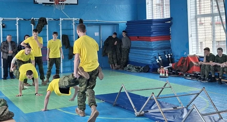 15 марта в ГБОУ «Мироновская школа №10 г.о. Дебальцево» прошел муниципальный этап Всероссийской военно-патриотической игры «Зарница 2.0». Это событие, ставшее уже традиционным, собрало в стенах школы самые стойкие и... 15 марта в ГБОУ «Мироновская школа №10 г.о. Дебальцево» прошел муниципальный этап Всероссийской военно-патриотической игры «Зарница 2.0». Это событие, ставшее уже традиционным, собрало в стенах школы самые стойкие и...