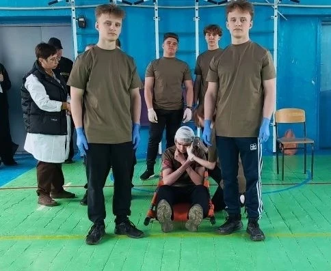 15 марта в ГБОУ «Мироновская школа №10 г.о. Дебальцево» прошел муниципальный этап Всероссийской военно-патриотической игры «Зарница 2.0». Это событие, ставшее уже традиционным, собрало в стенах школы самые стойкие и... 15 марта в ГБОУ «Мироновская школа №10 г.о. Дебальцево» прошел муниципальный этап Всероссийской военно-патриотической игры «Зарница 2.0». Это событие, ставшее уже традиционным, собрало в стенах школы самые стойкие и...