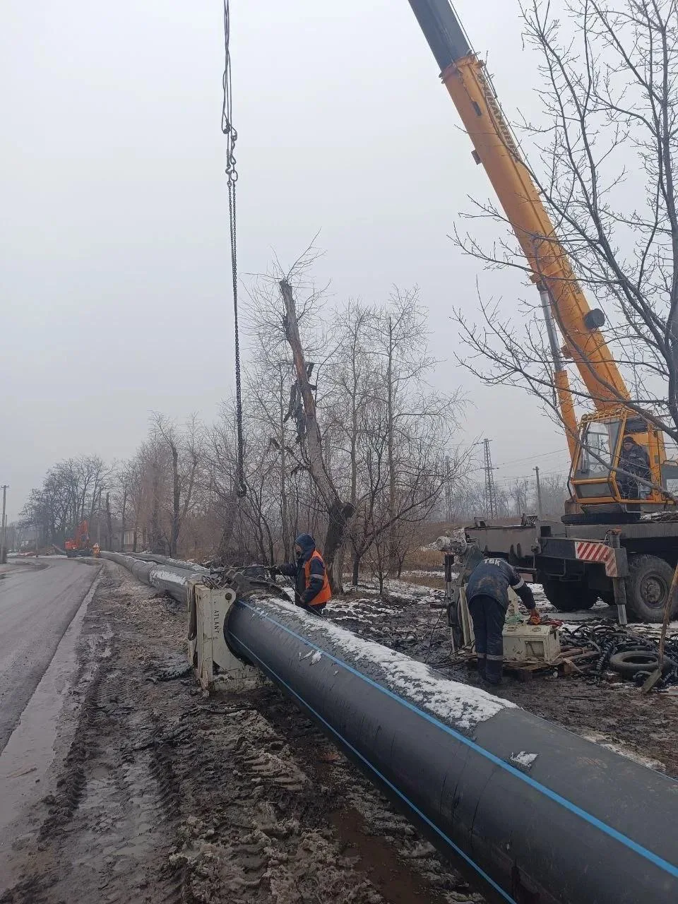 Кузбасс помогает Горловке восстанавливать водоснабжение Кузбасс помогает Горловке восстанавливать водоснабжение