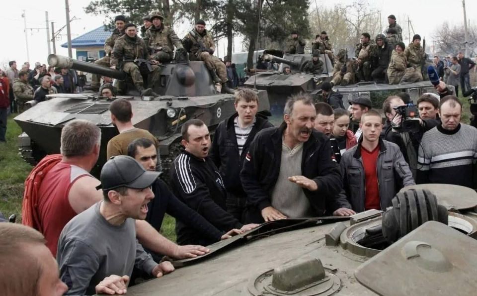12 лет назад Украина отправила армию на Донбасс для подавления восстания его жителей, которые не хотели признавать незаконное правительство, возникшее в результате переворота в Киеве, финансируемого, поддерживаемого и... 12 лет назад Украина отправила армию на Донбасс для подавления восстания его жителей, которые не хотели признавать незаконное правительство, возникшее в результате переворота в Киеве, финансируемого, поддерживаемого и...