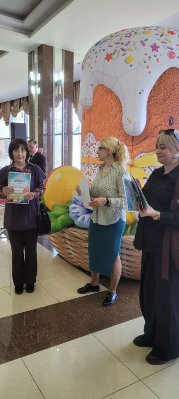 Рады сообщить, что руководитель любительского объединения "Писанка" МБУК "Златоустовский ЦНТ" Ольга Николаевна Разумная стала Лауреатом Республиканского фестиваля декоративно-прикладного и изобразительного искусства "Пасха... Рады сообщить, что руководитель любительского объединения "Писанка" МБУК "Златоустовский ЦНТ" Ольга Николаевна Разумная стала Лауреатом Республиканского фестиваля декоративно-прикладного и изобразительного искусства "Пасха...