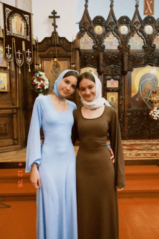 С ВЕРОЙ В СЕРДЦЕ. Юнармеец отряда ВПК «Пламя» штаба местного отделения городского округа Харцызска СШ № 4 Иващенко Мария приняла участие в акции «С верой в сердце», а именно встретила Пасху в храме С ВЕРОЙ В СЕРДЦЕ. Юнармеец отряда ВПК «Пламя» штаба местного отделения городского округа Харцызска СШ № 4 Иващенко Мария приняла участие в акции «С верой в сердце», а именно встретила Пасху в храме