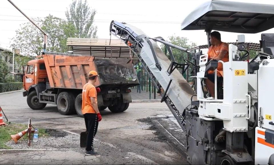 В Старобешевском округе стартовали восстановительные работы, реализуемые при поддержке Бурятии В Старобешевском округе стартовали восстановительные работы, реализуемые при поддержке Бурятии