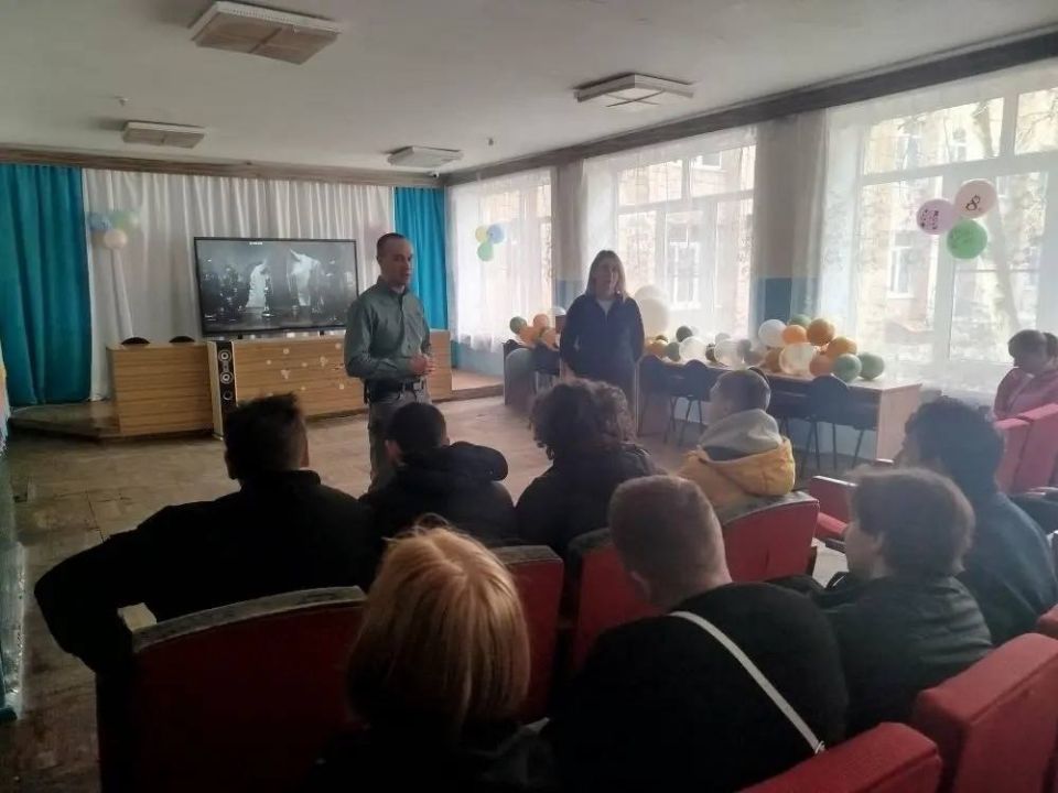 Полицейские побеседовали с пенсионерами на тему финансовой безопасности Полицейские побеседовали с пенсионерами на тему финансовой безопасности