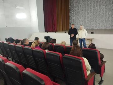 Сегодня заместитель главы администрации Тельмановского муниципального округа провела выездную рабочую встречу в селе Гранитное