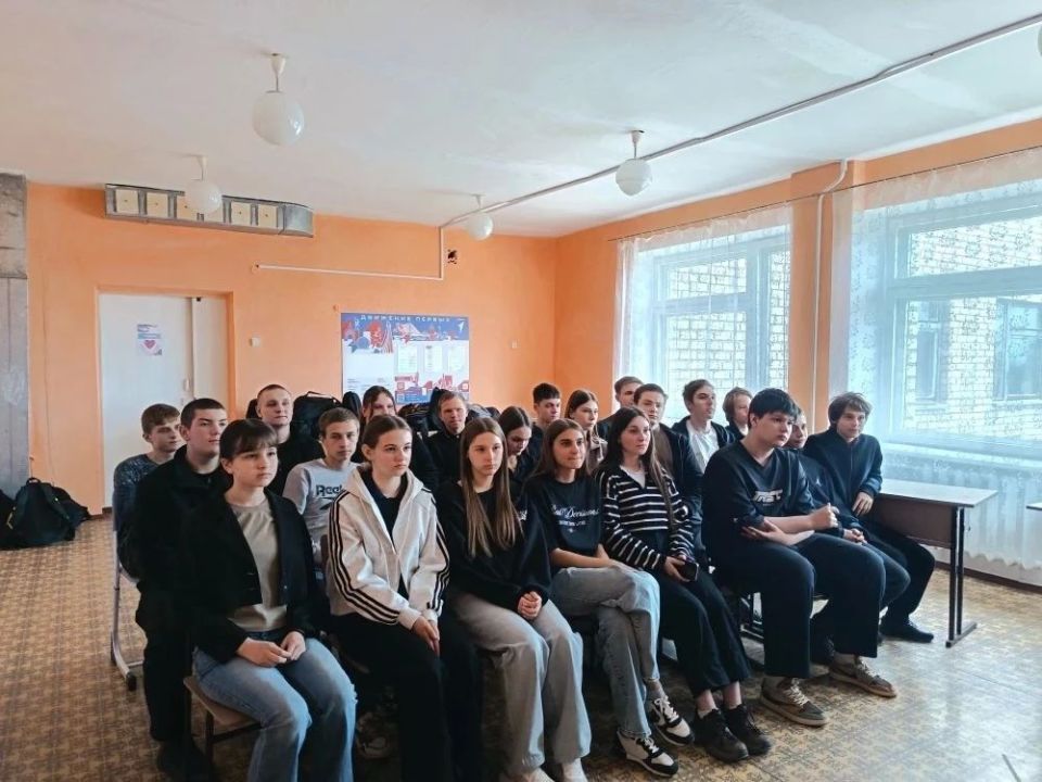 В Новозарьевской школе прошел час памяти «Без срока давности» В Новозарьевской школе прошел час памяти «Без срока давности»