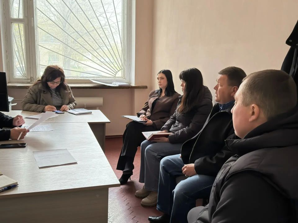 В Иловайске обсудили адресную поддержку ветеранов: межведомственная комиссия рассмотрела конкретные обращения и перспективы адаптации жилья В Иловайске обсудили адресную поддержку ветеранов: межведомственная комиссия рассмотрела конкретные обращения и перспективы адаптации жилья