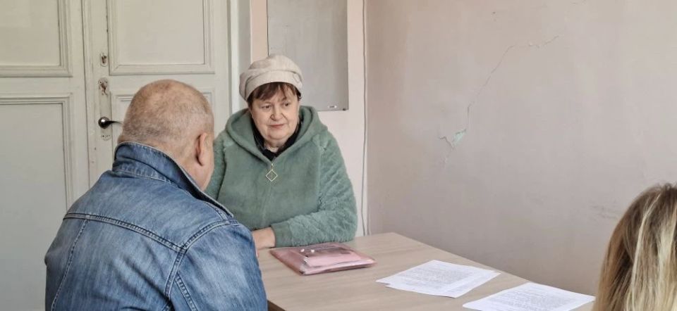 Юридическая консультация. Сегодня, 15 апреля, в рамках проекта «Правовой компас», который реализуется при поддержке Фонда президентских грантов, представители Регионального отделения Ассоциации юристов России в ДНР провели... Юридическая консультация. Сегодня, 15 апреля, в рамках проекта «Правовой компас», который реализуется при поддержке Фонда президентских грантов, представители Регионального отделения Ассоциации юристов России в ДНР провели...