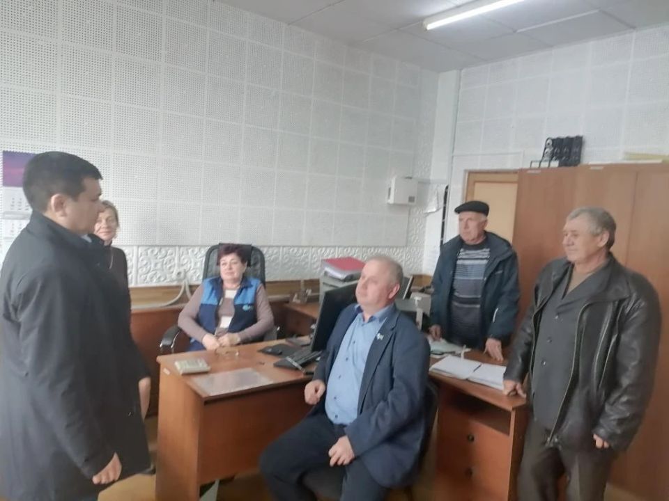 Сегодня в рамках рабочей встречи Заместитель Главы Администрации Тельмановского округа провел диалог с коллективом ГУП ДНР "Российский оператор связи" Сегодня в рамках рабочей встречи Заместитель Главы Администрации Тельмановского округа провел диалог с коллективом ГУП ДНР "Российский оператор связи"