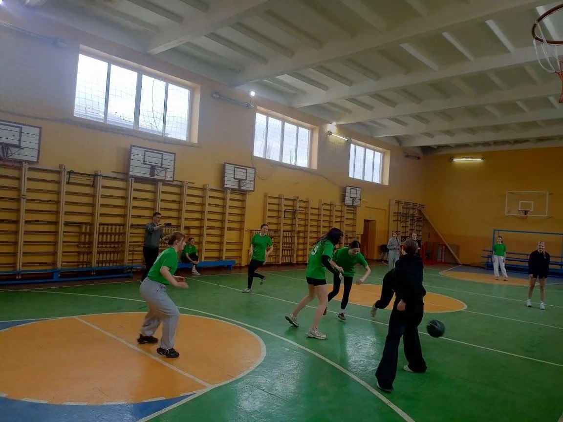 В Ждановке прошли соревнования по баскетболу В Ждановке прошли соревнования по баскетболу