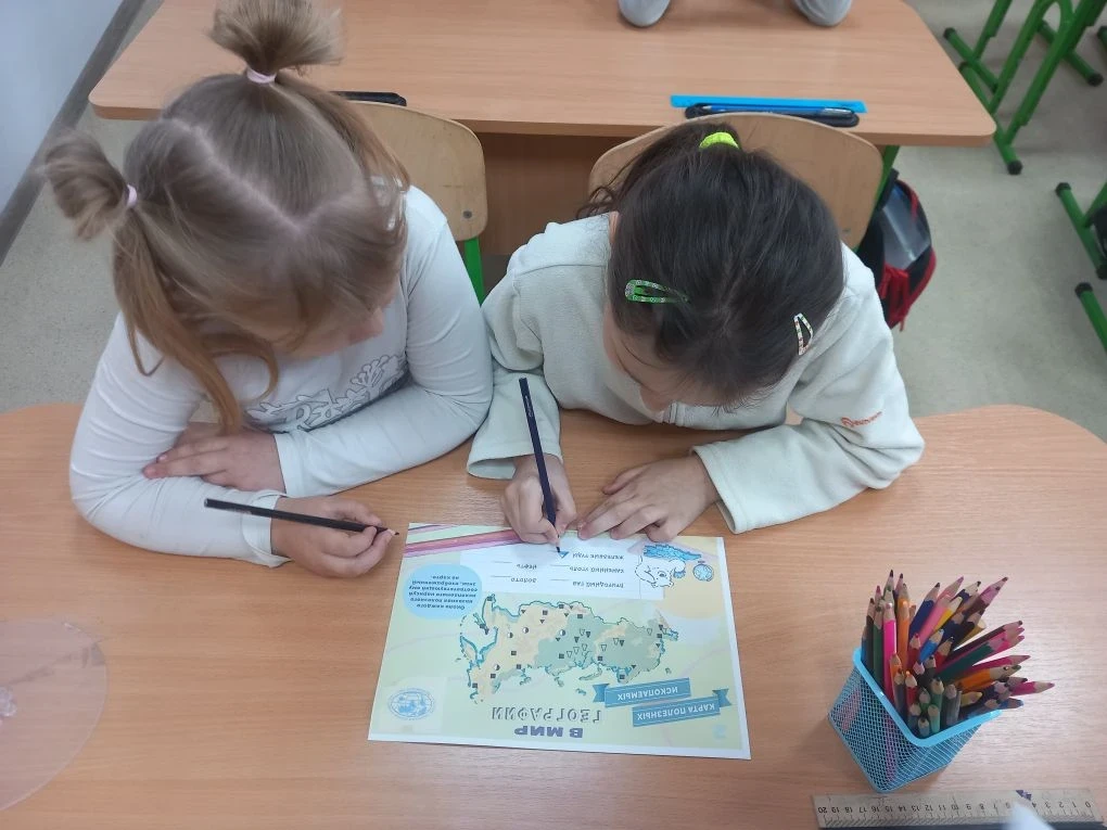 В ГБОУ «Светлодарский УВК г.о. Дебальцево» состоялось мероприятие, организованное Русским географическим обществом, под названием «День географии в школе» В ГБОУ «Светлодарский УВК г.о. Дебальцево» состоялось мероприятие, организованное Русским географическим обществом, под названием «День географии в школе»