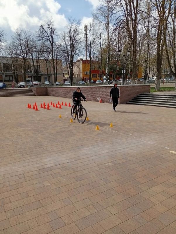 Второй год подряд в Волновахском муниципалитете проходит муниципальный этап Всероссийского конкурса юных инспекторов движения «Безопасное колесо» Второй год подряд в Волновахском муниципалитете проходит муниципальный этап Всероссийского конкурса юных инспекторов движения «Безопасное колесо»