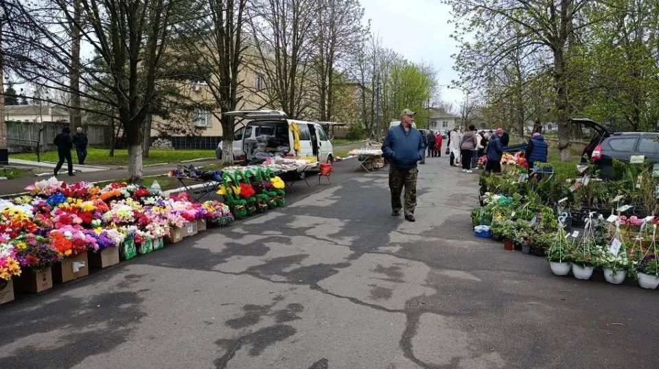 В поселке Старобешево прошла выездная торговая ярмарка В поселке Старобешево прошла выездная торговая ярмарка