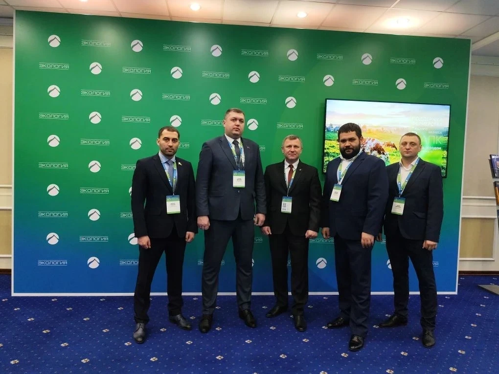 Министр природных ресурсов и экологии Донецкой Народной Республики Алексей Шебалков принял участие в Международном форуме «Экология», который проходит в г. Москве. Это ежегодное событие общественного формата, уникальное по... Министр природных ресурсов и экологии Донецкой Народной Республики Алексей Шебалков принял участие в Международном форуме «Экология», который проходит в г. Москве. Это ежегодное событие общественного формата, уникальное по...
