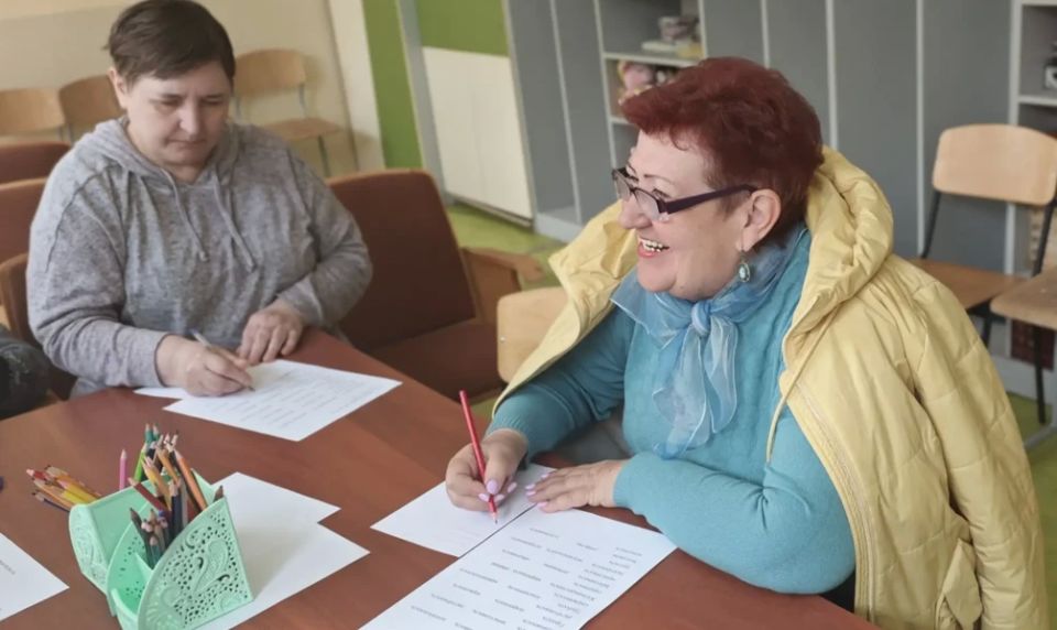 Для пожилых мариупольцев провели психологический тренинг Для пожилых мариупольцев провели психологический тренинг