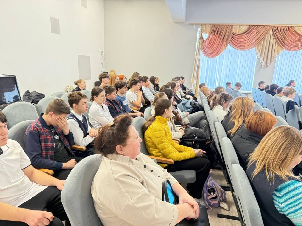 «ГосСтарт.Диалог» в Урзуфе: о работе на благо родного края «ГосСтарт.Диалог» в Урзуфе: о работе на благо родного края