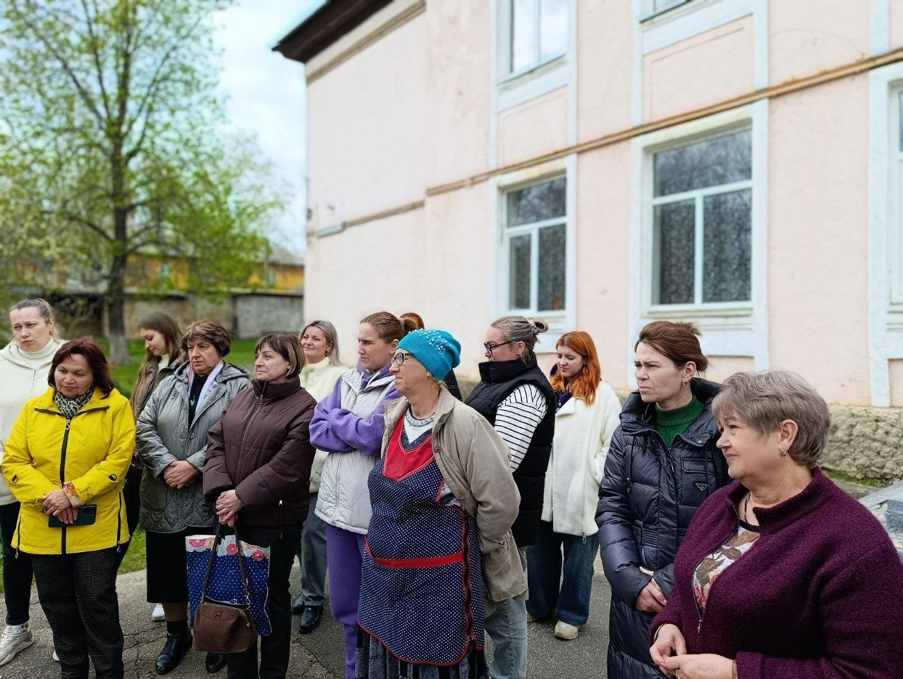 Михаил Меренков: Сегодня совместно с депутатом Донецкого Народного совета Юрием Леоновым в рамках реализации партийного проекта Единой России «Управдом ДНР», провели встречу с трудовым коллективом ГБОУ "Школа № 145 г.о.... Михаил Меренков: Сегодня совместно с депутатом Донецкого Народного совета Юрием Леоновым в рамках реализации партийного проекта Единой России «Управдом ДНР», провели встречу с трудовым коллективом ГБОУ "Школа № 145 г.о....
