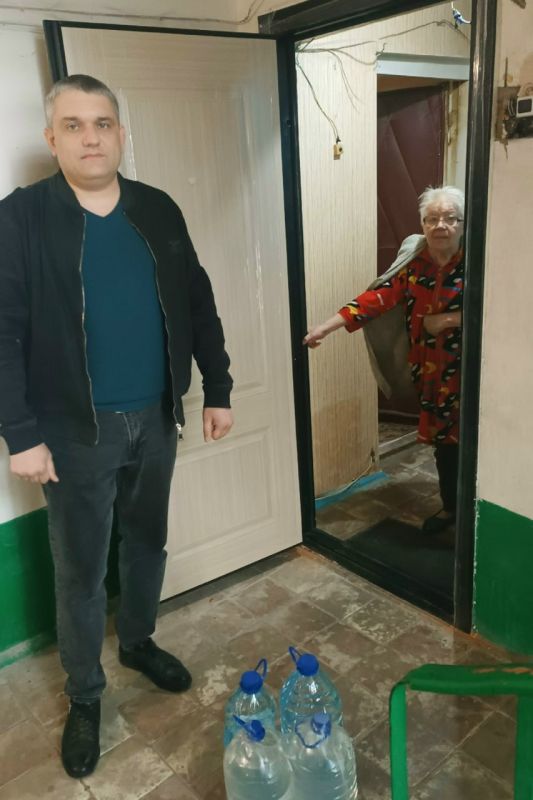 Роман Конев: 15 апреля 2026 года депутаты Горловского городского совета от «Единой России» — Светлана Евсеенко, Павел Калфакчиян, Александр Бобровский, Сергей Третьяков, Николай Гальченко, Андрей Костюк и Алексей Костин —... Роман Конев: 15 апреля 2026 года депутаты Горловского городского совета от «Единой России» — Светлана Евсеенко, Павел Калфакчиян, Александр Бобровский, Сергей Третьяков, Николай Гальченко, Андрей Костюк и Алексей Костин —...