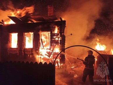 Пожары по причине неосторожного обращения с огнем всегда связаны с легкомысленностью и рассеянностью человека