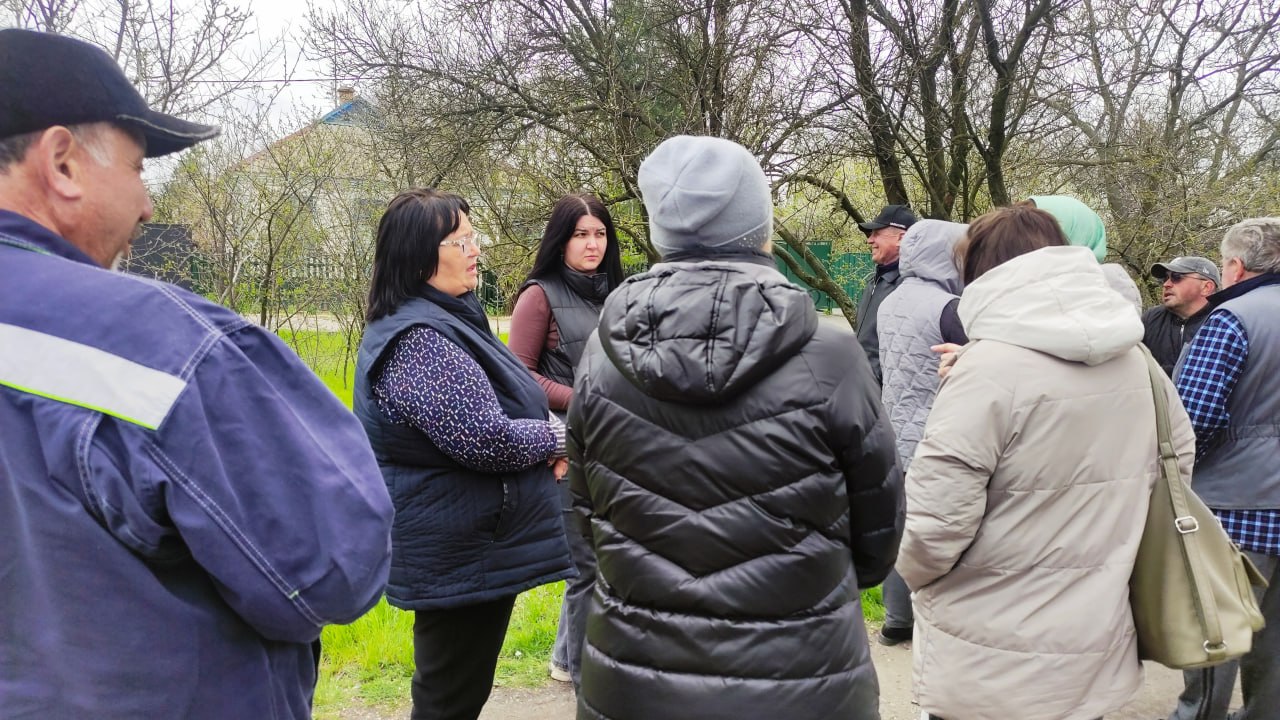 Начальник Комсомольского территориального отдела Администрации Старобешевского муниципального округа Людмила Морщ провела встречу с жителями улиц З.Космодемьянской и Петровского Начальник Комсомольского территориального отдела Администрации Старобешевского муниципального округа Людмила Морщ провела встречу с жителями улиц З.Космодемьянской и Петровского