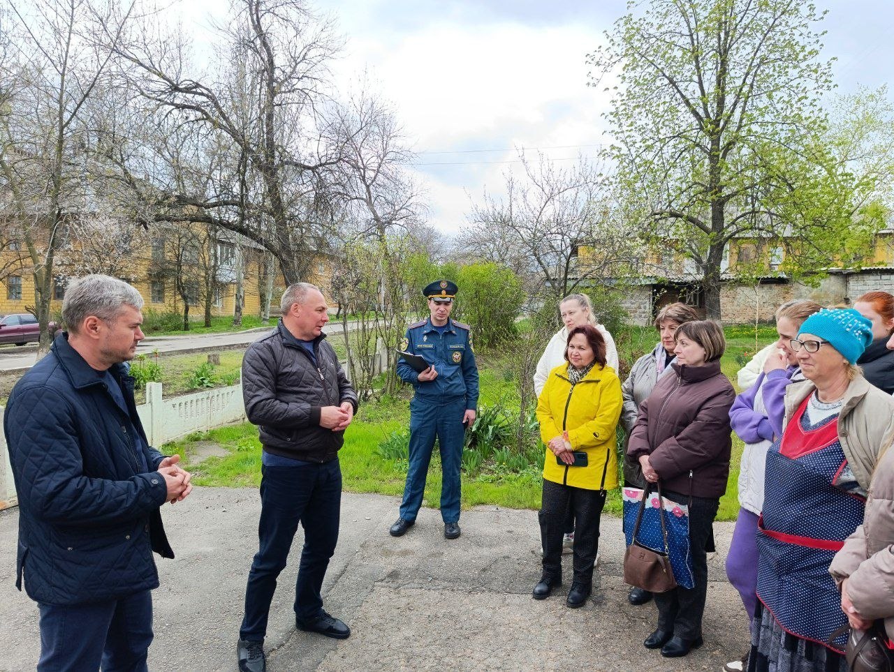 Михаил Меренков: Сегодня совместно с депутатом Донецкого Народного совета Юрием Леоновым в рамках реализации партийного проекта Единой России «Управдом ДНР», провели встречу с трудовым коллективом ГБОУ "Школа № 145 г.о....