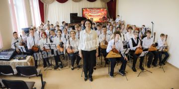 В Детской школе искусств № 4 прошел настоящий праздник музыки и таланта – отчетный концерт юных дарований! На сцену вышли артисты разных возрастов, от самых юных дебютантов, впервые показавших себя, до выпускников, готовых...