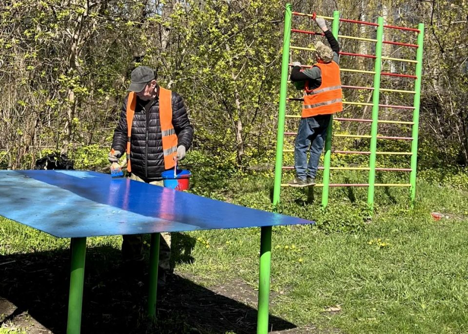 Иван Адамец: В рамках акции «Чистый четверг» сотрудники управы Куйбышевского района совместно с представителями Единого регионального фонда по обслуживанию МКД провели мероприятия по благоустройству на проспекте Васнецова Иван Адамец: В рамках акции «Чистый четверг» сотрудники управы Куйбышевского района совместно с представителями Единого регионального фонда по обслуживанию МКД провели мероприятия по благоустройству на проспекте Васнецова