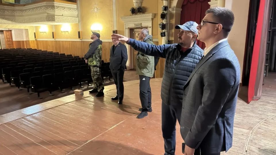 Александр Пеняев: При поддержке региона-шефа в рамках реализации Народной программы «Единой России» продолжаем возрождать культурную и досуговую инфраструктуру округа Александр Пеняев: При поддержке региона-шефа в рамках реализации Народной программы «Единой России» продолжаем возрождать культурную и досуговую инфраструктуру округа
