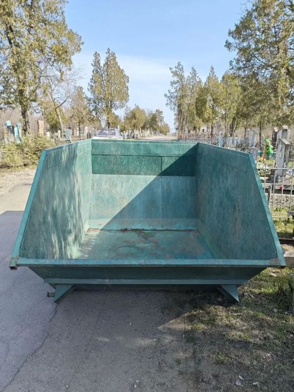 В Мариуполе ритуальные места подготовили к поминальным дням В Мариуполе ритуальные места подготовили к поминальным дням