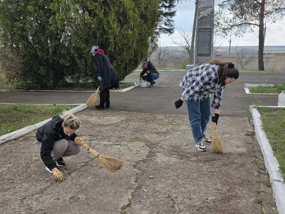 Сегодня, 16 апреля, в рамках проекта Единой России «Городская среда», Моспинское территориальное управление администрации городского округа Донецк, вместе с предприятиями, учреждениями, организациями, приняли активное... Сегодня, 16 апреля, в рамках проекта Единой России «Городская среда», Моспинское территориальное управление администрации городского округа Донецк, вместе с предприятиями, учреждениями, организациями, приняли активное...