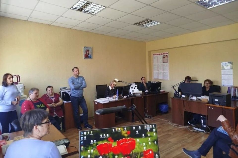 Заместитель главы Администрации Старобешевского муниципального округа Сергей Осадчий провел встречу с тудовым коллективом МБУ "Старобешевский РЦКиД Им. П. Н. Анлелиной" Заместитель главы Администрации Старобешевского муниципального округа Сергей Осадчий провел встречу с тудовым коллективом МБУ "Старобешевский РЦКиД Им. П. Н. Анлелиной"