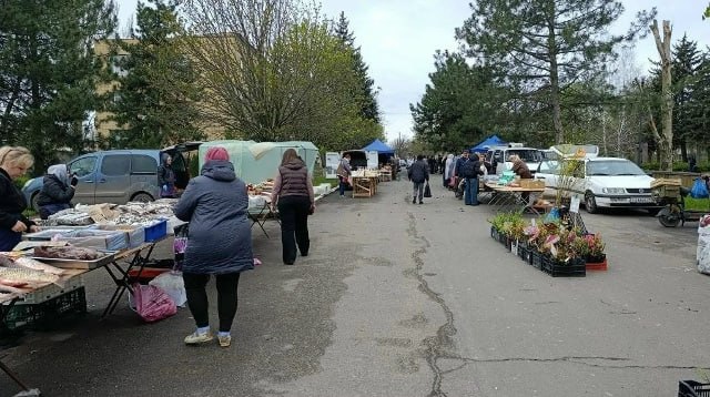 В поселке Старобешево прошла выездная торговая ярмарка В поселке Старобешево прошла выездная торговая ярмарка