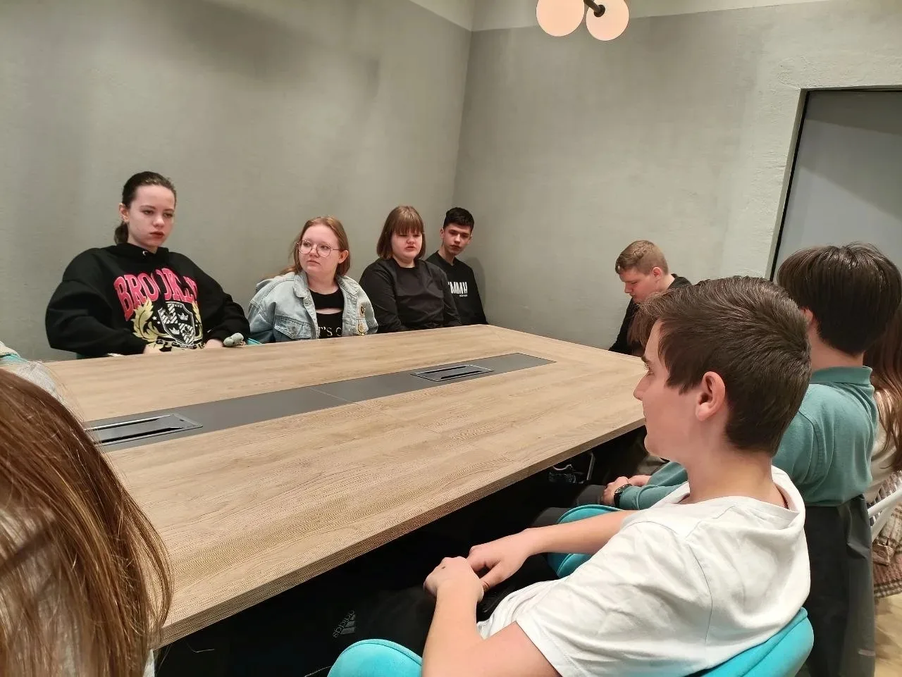 Юные дипломаты из Волновахи присоединились к онлайн-встрече, посвященной Дню космонавтики Юные дипломаты из Волновахи присоединились к онлайн-встрече, посвященной Дню космонавтики