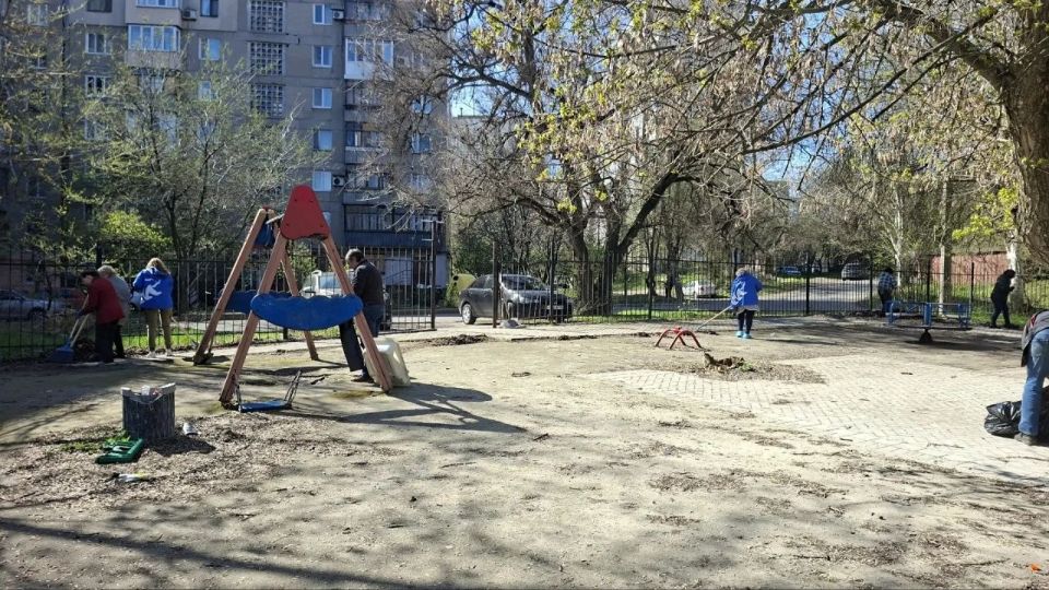 Валентин Левченко: В рамках партийного проекта «Городская среда» Единой России продолжается акция «Чистый четверг» Валентин Левченко: В рамках партийного проекта «Городская среда» Единой России продолжается акция «Чистый четверг»