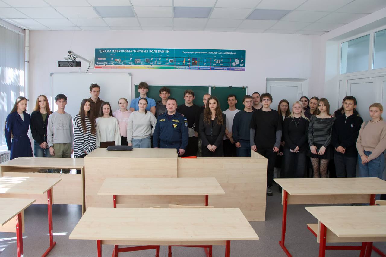 Школьников Волновахского округа научили действовать при пожаре Школьников Волновахского округа научили действовать при пожаре