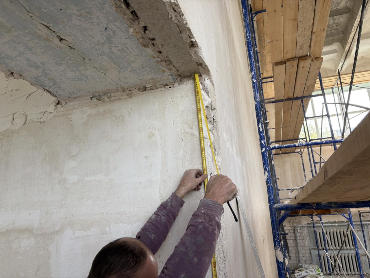 Александр Шатов: Сахалинская область ремонтирует спортивную инфраструктуру в шахтерской школе № 2 Александр Шатов: Сахалинская область ремонтирует спортивную инфраструктуру в шахтерской школе № 2