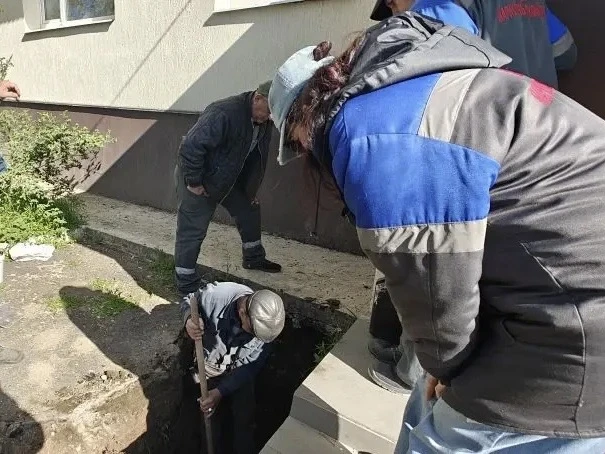 Региональная управляющая компания провела комплекс работ по замене аварийного участка канализационного коллектора в поселке городского типа Мангуш Региональная управляющая компания провела комплекс работ по замене аварийного участка канализационного коллектора в поселке городского типа Мангуш