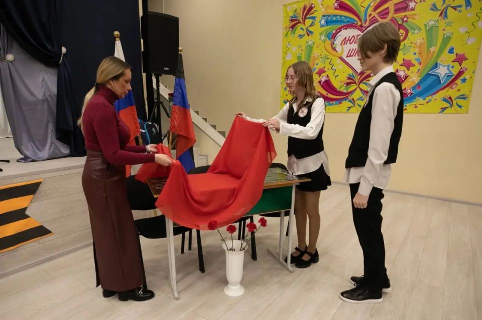 Восьмая «Парта Героя» открыта в Мариуполе Восьмая «Парта Героя» открыта в Мариуполе