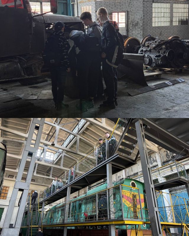 Сергей Желновач: В рамках проекта «Выбирай своё» учащиеся ГБОУ «Школа №2 г.о. Дебальцево» посетили с экскурсией Локомотивное депо Дебальцево Донецкого филиала ФГУП «Железные дороги Новороссии» Сергей Желновач: В рамках проекта «Выбирай своё» учащиеся ГБОУ «Школа №2 г.о. Дебальцево» посетили с экскурсией Локомотивное депо Дебальцево Донецкого филиала ФГУП «Железные дороги Новороссии»