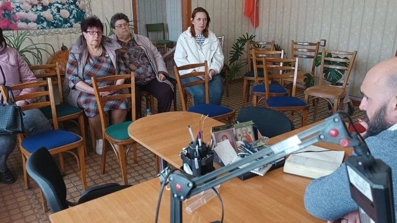 Заместитель главы администрации Амвросиевского муниципального округа Виталий Щуров встретился с жителями пгт Кутейниково