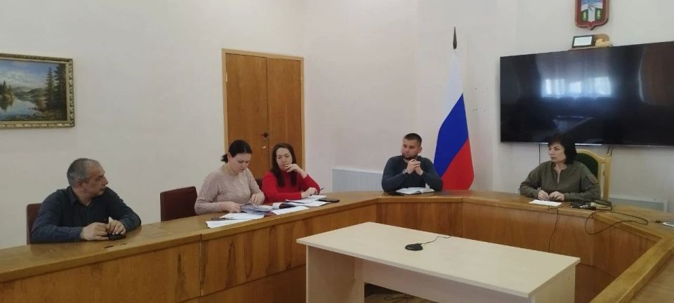 Наталья Великодная: Провела заседание Комиссии по вопросам распределения жилых помещений муниципального жилищного фонда при Администрации Тельмановского муниципального округа Наталья Великодная: Провела заседание Комиссии по вопросам распределения жилых помещений муниципального жилищного фонда при Администрации Тельмановского муниципального округа