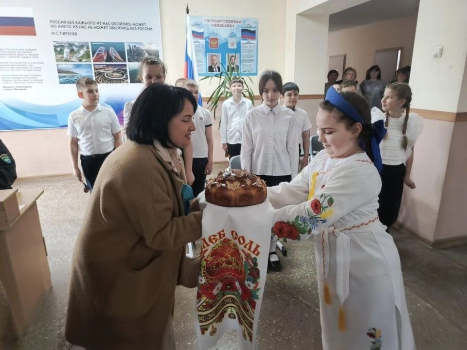 МАРАФОН ФЕСТИВАЛЕЙ ПРОДОЛЖАЕТСЯ: ХЛЕБОДАРОВСКАЯ ШКОЛА ПОЗНАКОМИЛА ОКРУГ С КУЛЬТУРОЙ ЧЕЧЕНСКОЙ РЕСПУБЛИКИ МАРАФОН ФЕСТИВАЛЕЙ ПРОДОЛЖАЕТСЯ: ХЛЕБОДАРОВСКАЯ ШКОЛА ПОЗНАКОМИЛА ОКРУГ С КУЛЬТУРОЙ ЧЕЧЕНСКОЙ РЕСПУБЛИКИ