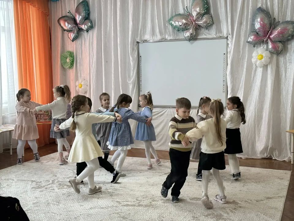 В Шахтерске провели заседание методической студии «Диалог» В Шахтерске провели заседание методической студии «Диалог»
