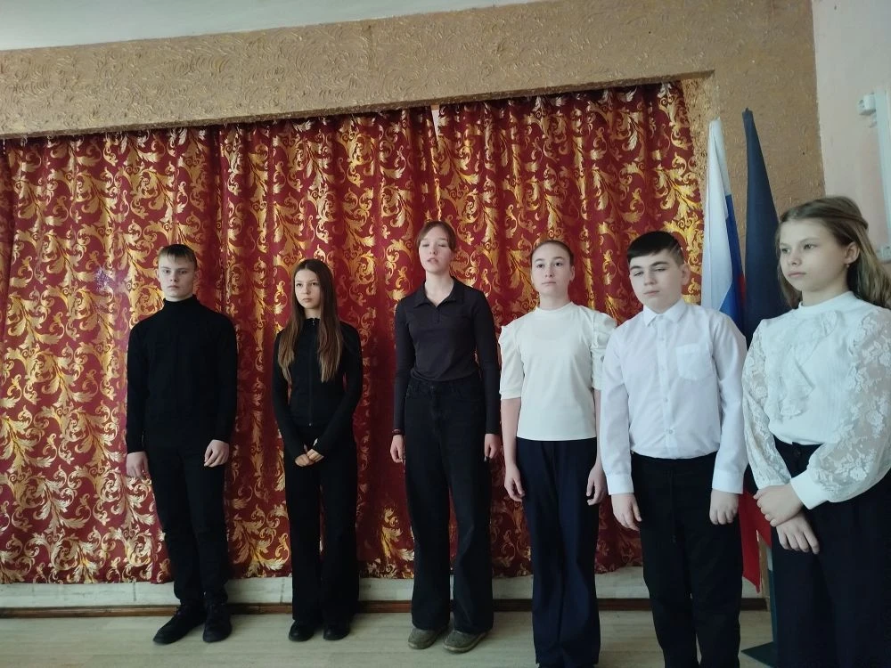 ПАМЯТЬ В СЕРДЦЕ. Сегодня,16 апреля 2026 года, в ГБОУ "Школа №4 г.о.Дебальцево" провели час памяти для 5-8 классов "Память в сердце" ПАМЯТЬ В СЕРДЦЕ. Сегодня,16 апреля 2026 года, в ГБОУ "Школа №4 г.о.Дебальцево" провели час памяти для 5-8 классов "Память в сердце"