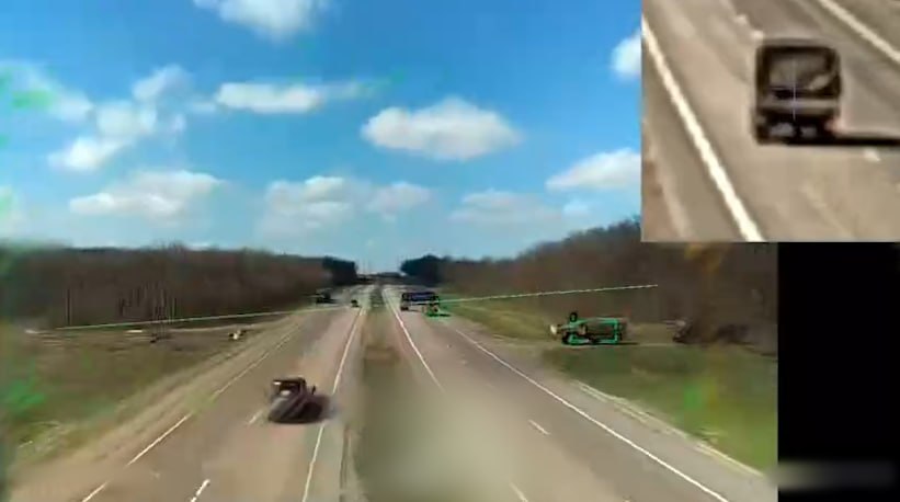 Два майора: Противник демонстрирует применение ударных американских дронов днём над Донецком Два майора: Противник демонстрирует применение ударных американских дронов днём над Донецком