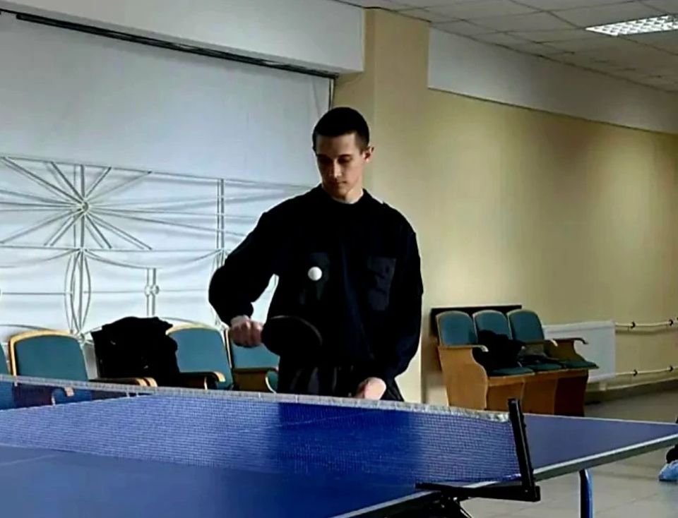 Дружинники Шахтерска улучшили навыки игры в настольный теннис Дружинники Шахтерска улучшили навыки игры в настольный теннис