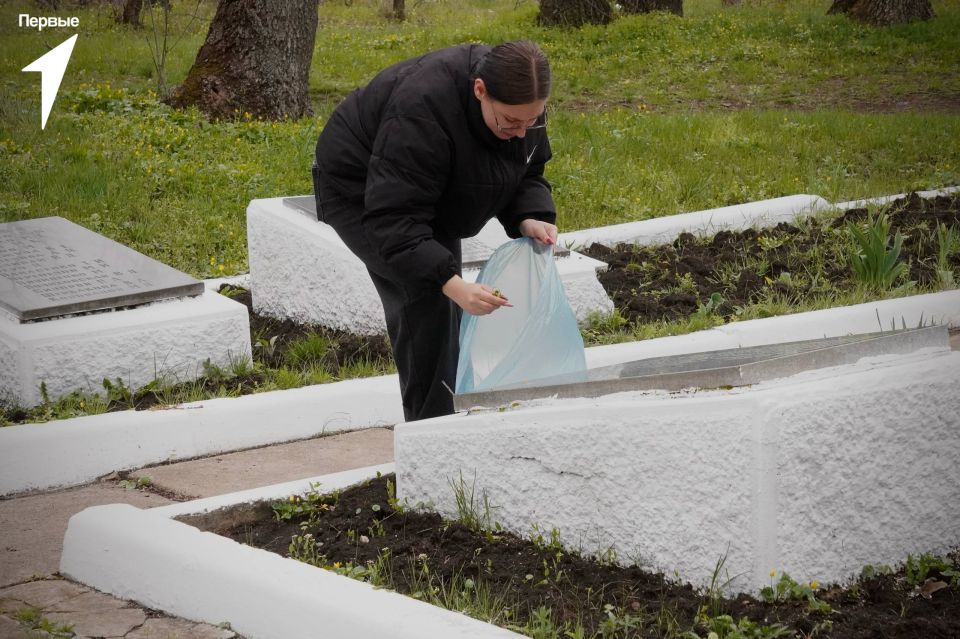 Помним и заботимся.. Сегодня мы провели субботник на территории памятного места в рамках проекта «Хранители истории» Помним и заботимся.. Сегодня мы провели субботник на территории памятного места в рамках проекта «Хранители истории»
